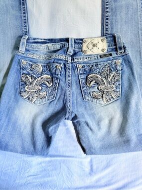 Miss Me Light Blue Embroidered Fleur-de-Lis skinny Jeans